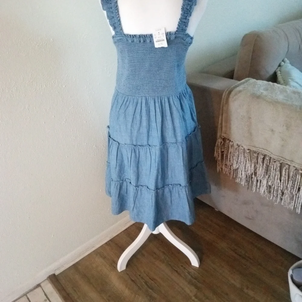 🆕 J. CREW [Factory] Smocked Tiered  Chambray Sun Dress | M NWT - Picture 8 of 11